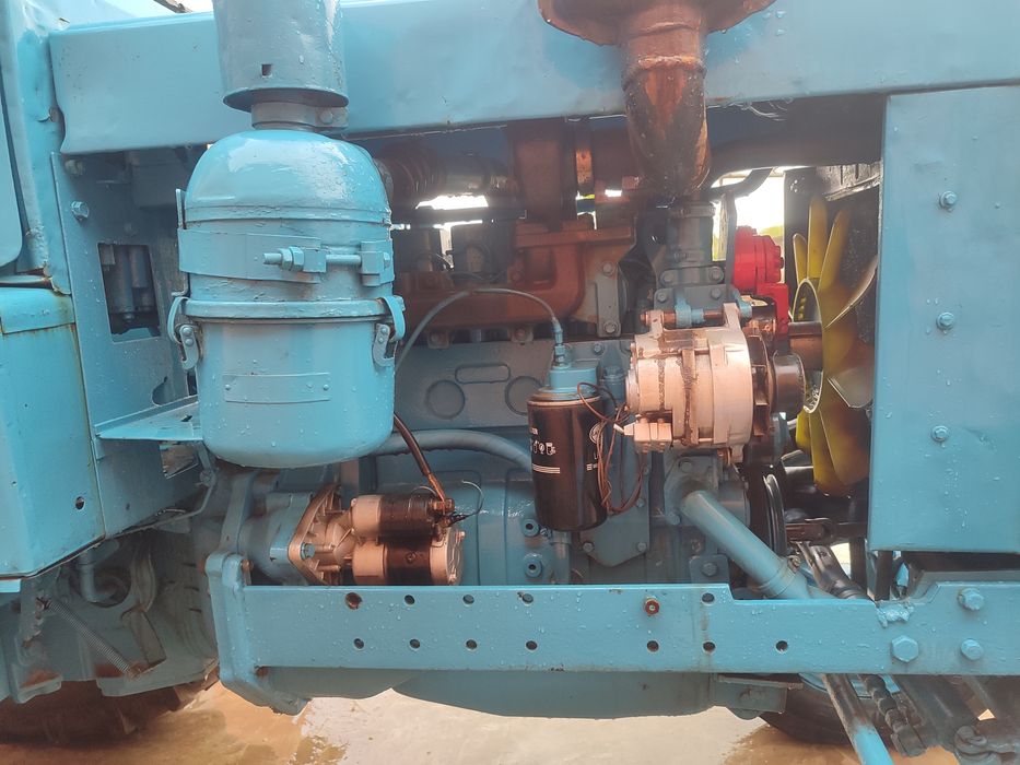 T 40 traktori aybi yuq hamma joyiga javob