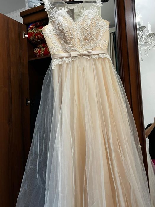 Вечерние платья