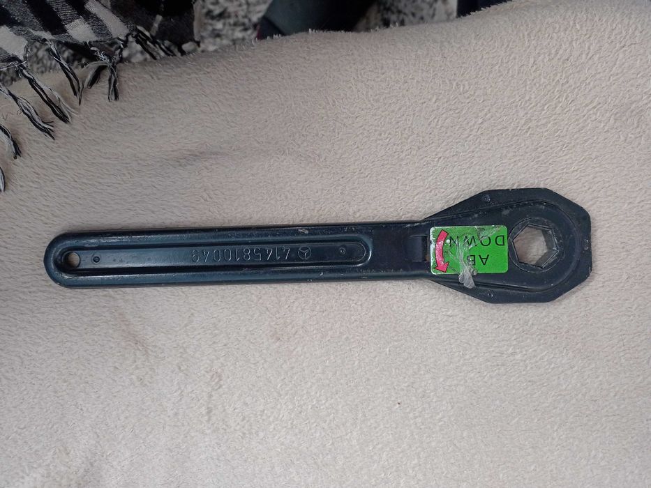 Оригинална тресчотка Mercedes Benz