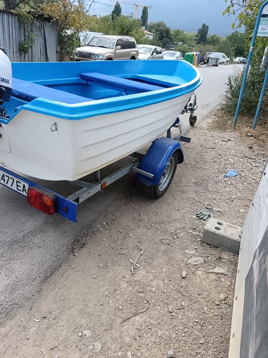 Продавам лодка FISHBOAT, Мичуринка с колесар
