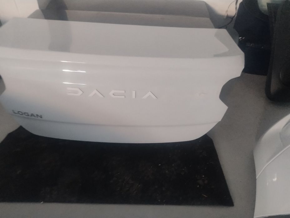 Capotă portbagaj Dacia Logan 3