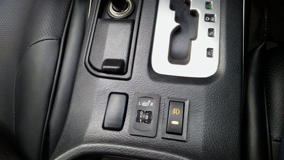 Подогрев сидений .