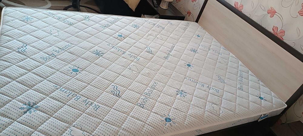 Спалня с матрак 140/200