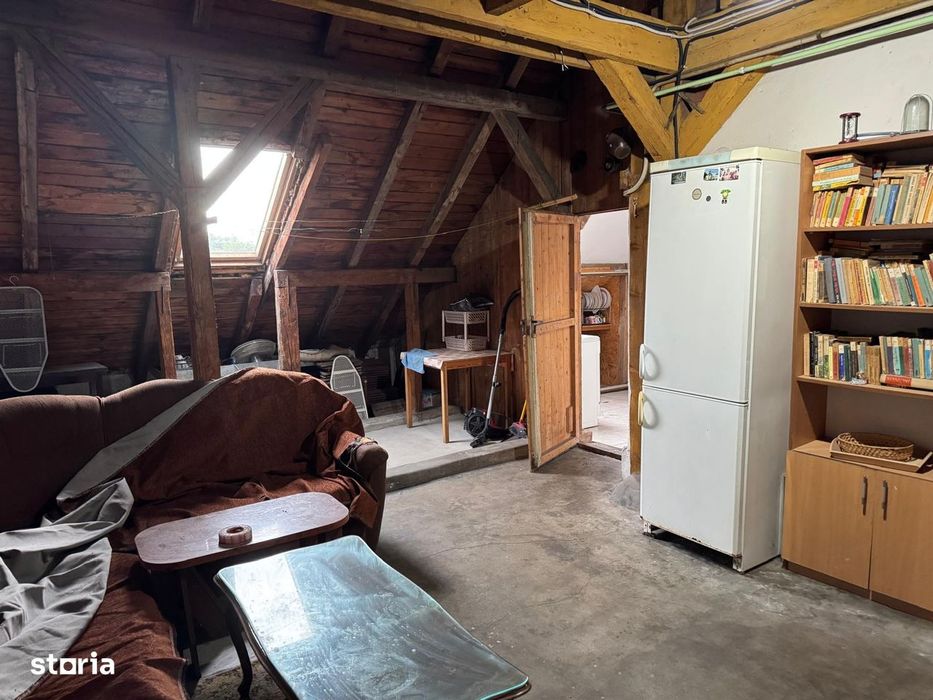 Inchiriere apartament mansarda 5 camere vila curte Cotroceni metrou