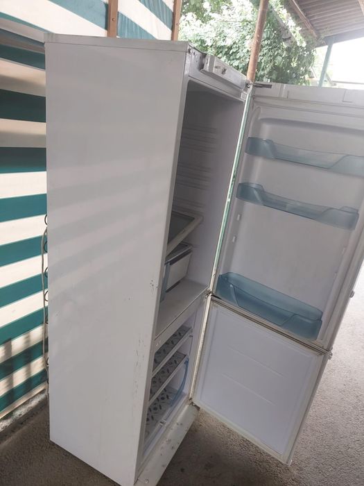 Продам холодильник