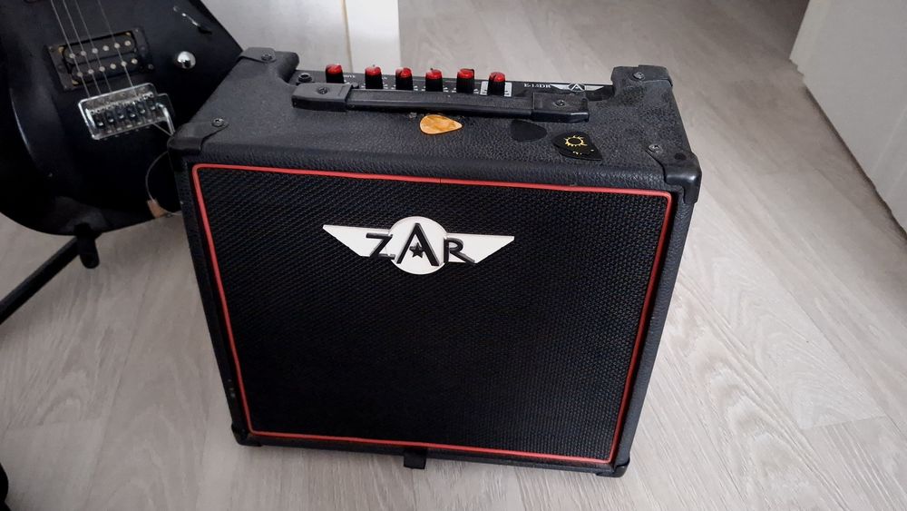 Гитарный уселитель ZaR E15Dr