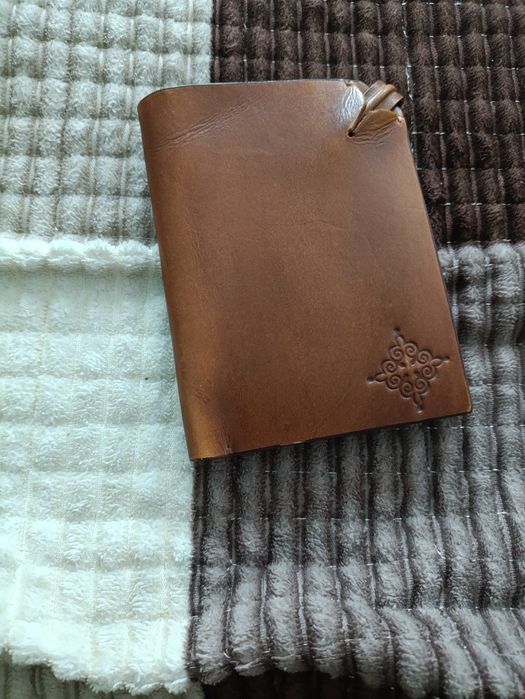 Продам кожаные портмоне новое