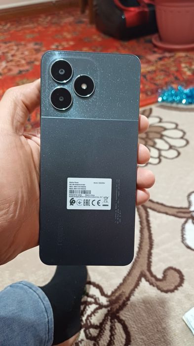 Realmi Not 50 smartfon