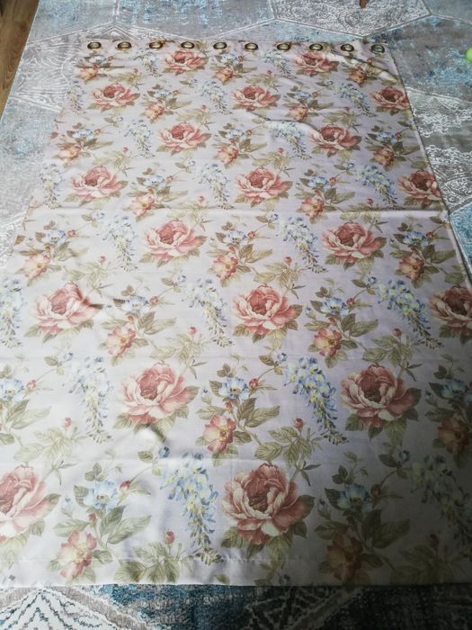 Штора нежного цвета