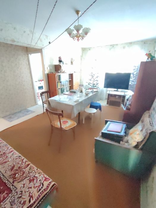 Продается 3-комн (1-48, 2 эт)