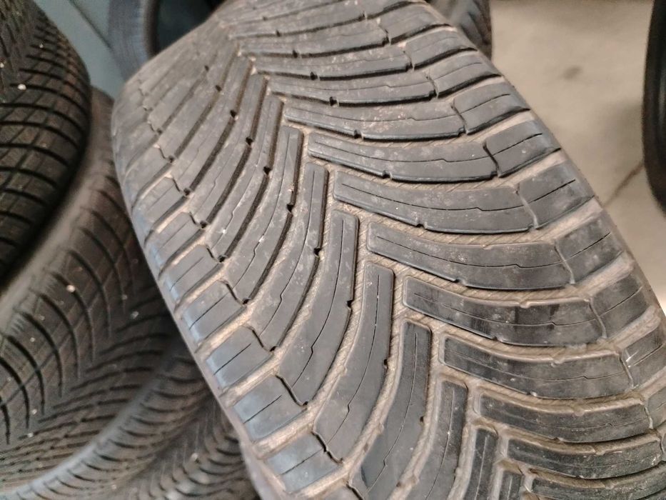 2бр.всесезонни гуми 225/40/18 Bridgestone