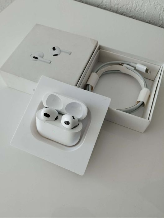 Безжични слушалки AirPods 3