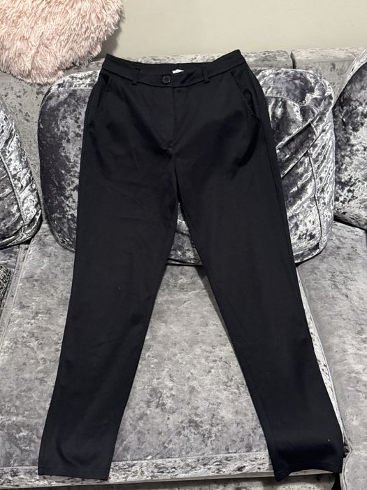 Елегантен черен панталон