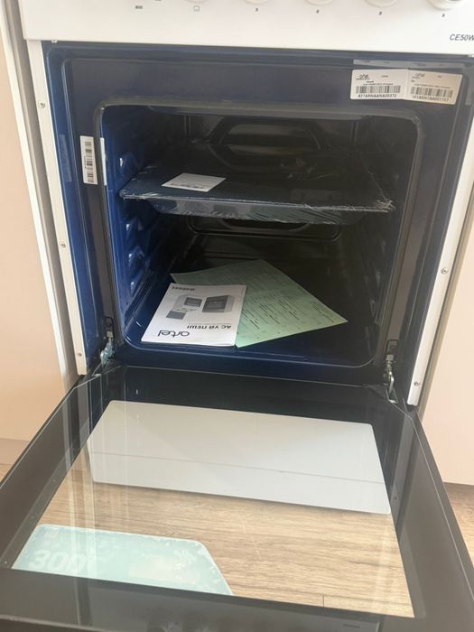 Продам электро плиту новая