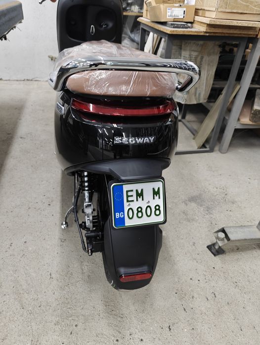 Segway e125s на 300 km електрически скутер.