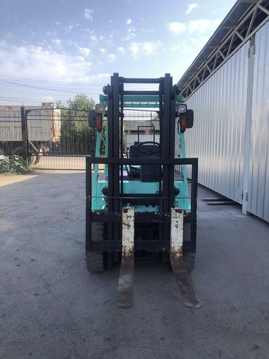 Вилочный погрузчик (кара)