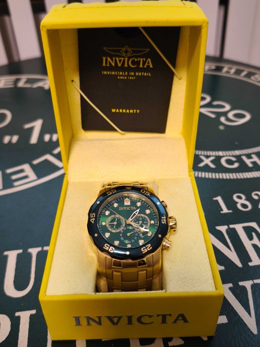 Продавам позлатен мъжки часовник INVICTA Pro Diving