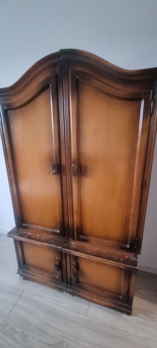 Canapele de piele  cu mobila de sufragerie