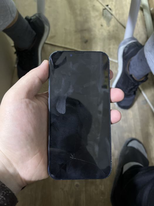 Айфон 13 без док