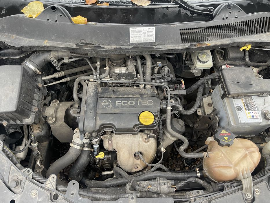 Opel Corsa D на части