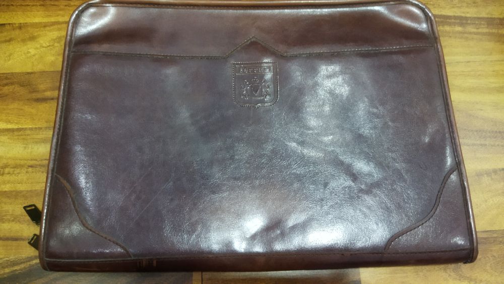 Продам кожаный папка для бумаг депутатов