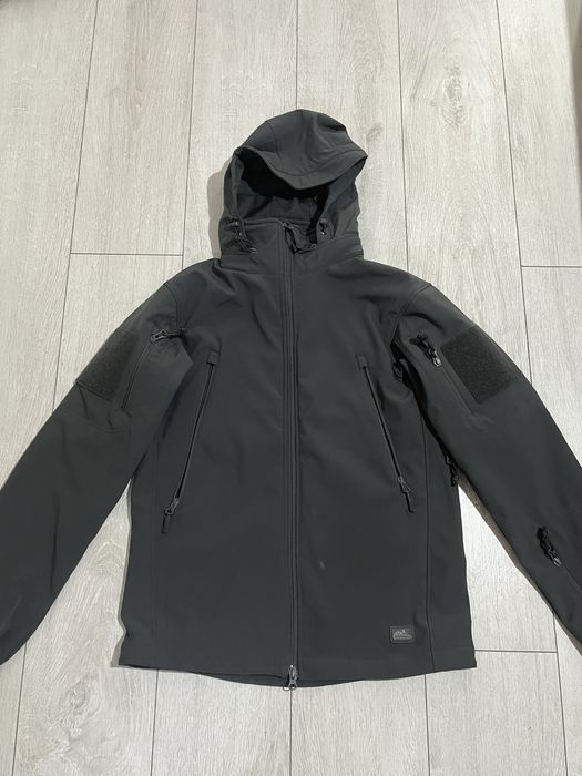 Helikon tex , gunfigter softshell shadow gray