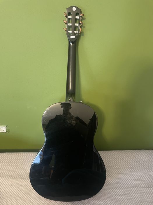 Chitara fender noua, o coarda lipsa, dar am comandat altele noi