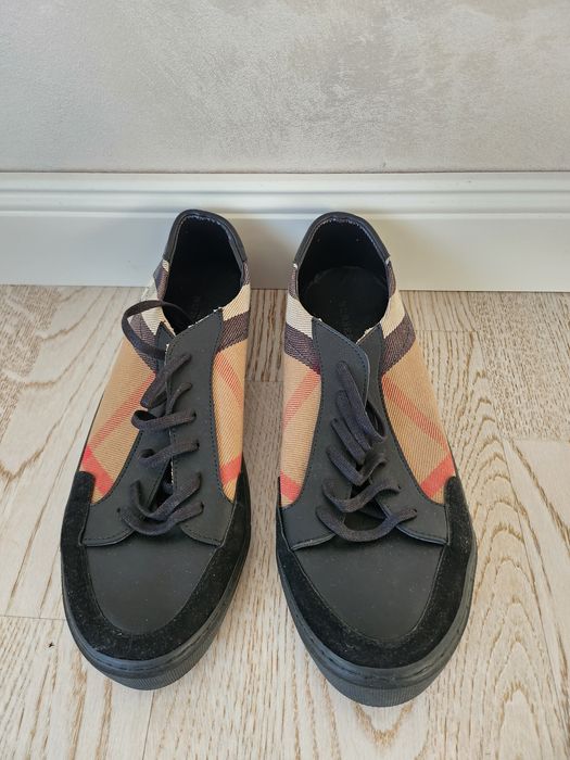 Vand papuci burbbery