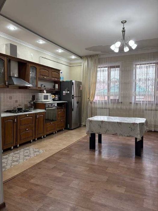 Продается коттедж на 12мкр по горячей цене