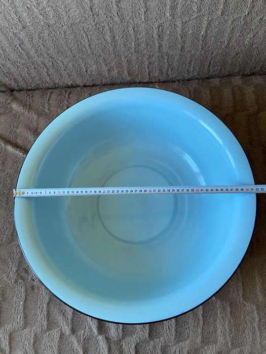 Большой эмалированный таз