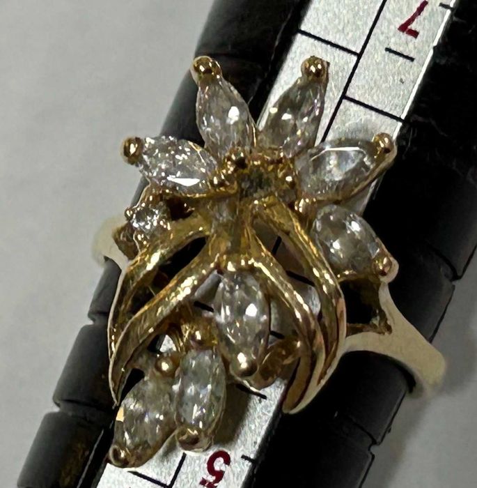 Златен пръстен 14 К 585 /4,50 гр.