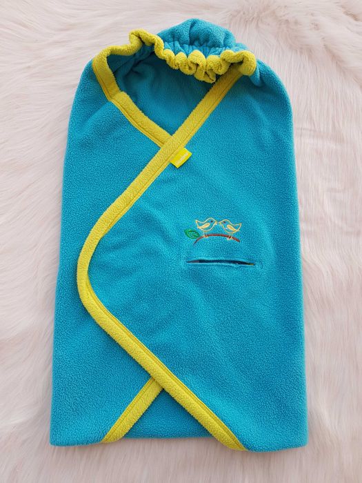 Чувалче одеяло за столче за кола