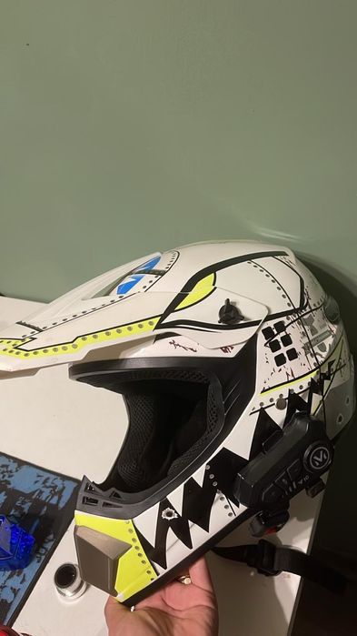 Шлем  кроссовый.