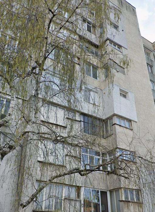 Продава се тристаен апартамент по ул. серес