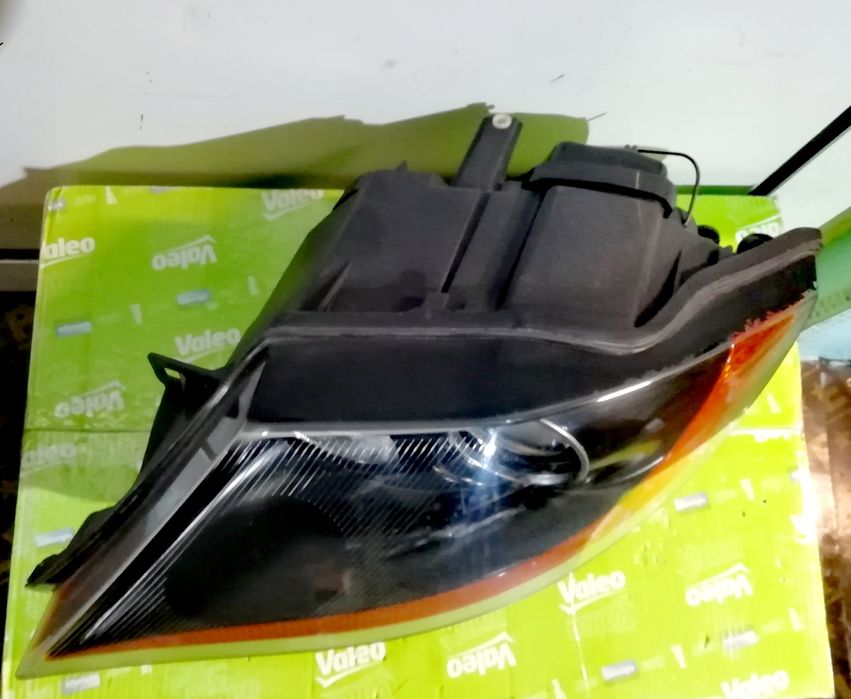 Фар Фарове за BMW Z4 Е85 Е86 / БМВ З4 Е85 Е86.