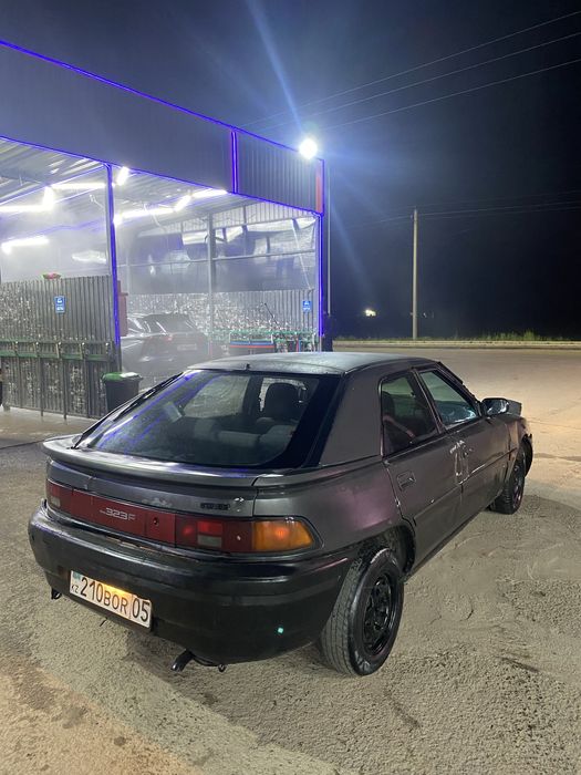 СРОЧНО продаётся Мазда 323.На ходу