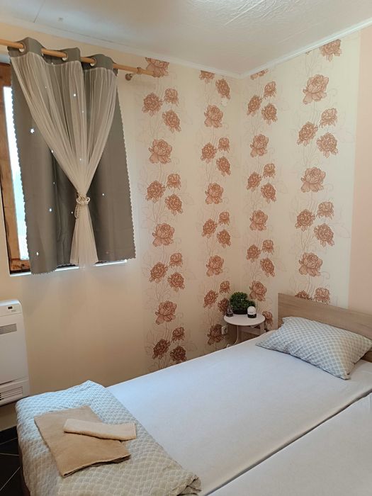 Дава се под наем Къща в Бургас, Пристанище Бургас - 170 кв.м за 183.6 € - Снимка #21