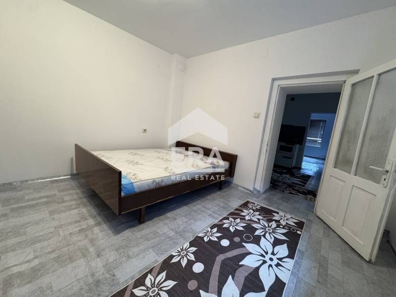 Дава се под наем Къща в Силистра, Център - 94 кв.м за 278.97 € - Снимка #2