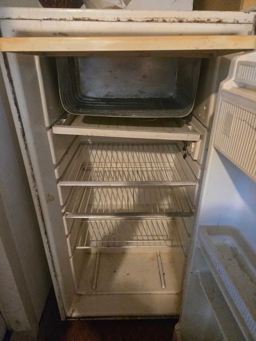 Хладилник AEG и Philips работещи отлично