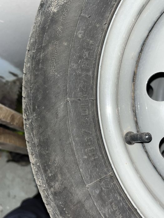 Продам комплект шин на 14