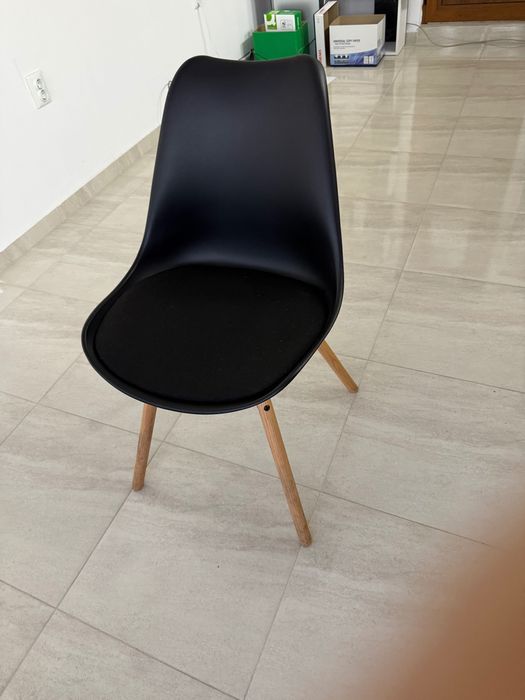 Стол за офис или трапезария