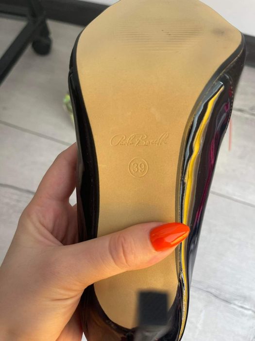 Елегантни обувки на ток