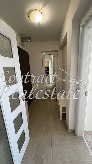 Дава се под наем Двустаен апартамент в Варна, Център - 55 кв.м за 428.91 € - Снимка #1