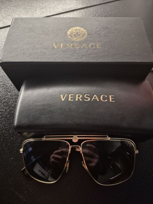 Vand ochelari de soare versace