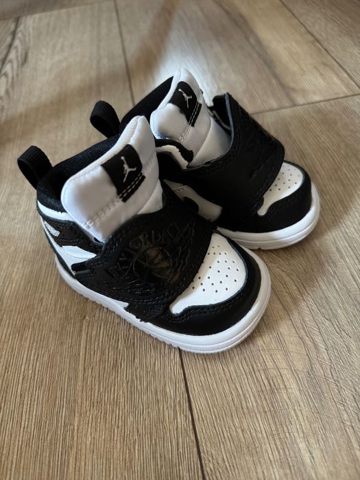 Nike Sky Jordan 1