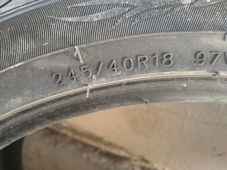 Зимние шины продам