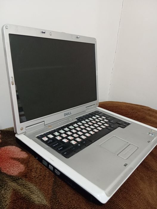 Noutbuk DELL Inspiron 1501