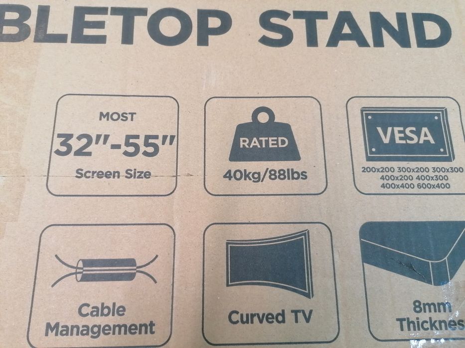 ТВ стойка изработена от метал и основа от 8 мм плътно безопасно стъкло
