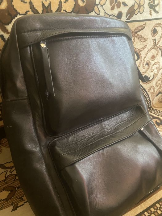 Продам рюкзак . Портфель. Кожа
