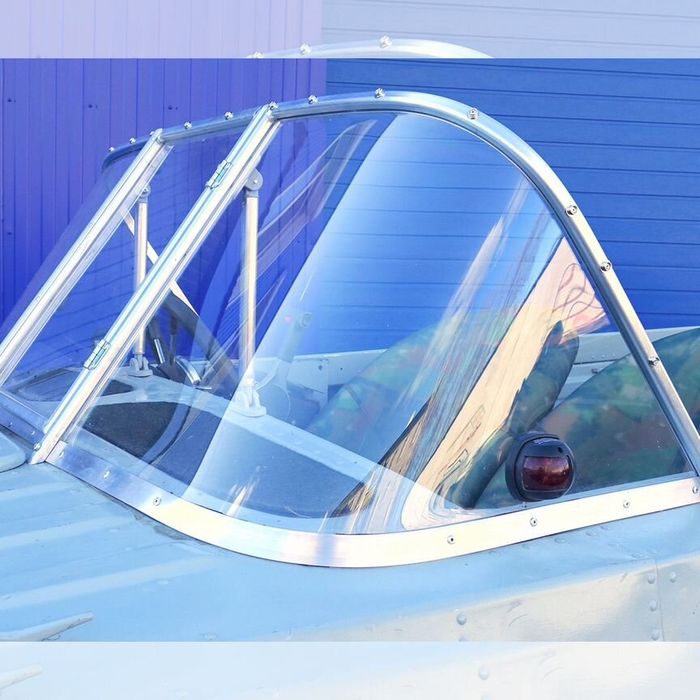 Лобовое стекло на Казанка 5 с калиткой.